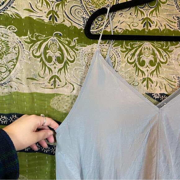 Free People Intimatley Gray Silk V-Neck Sleeveless Blouse Size Large - Picture 5 of 12